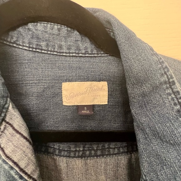 Jean Shirt with Pearl Snap Bottoms Small - Picture 3 of 3